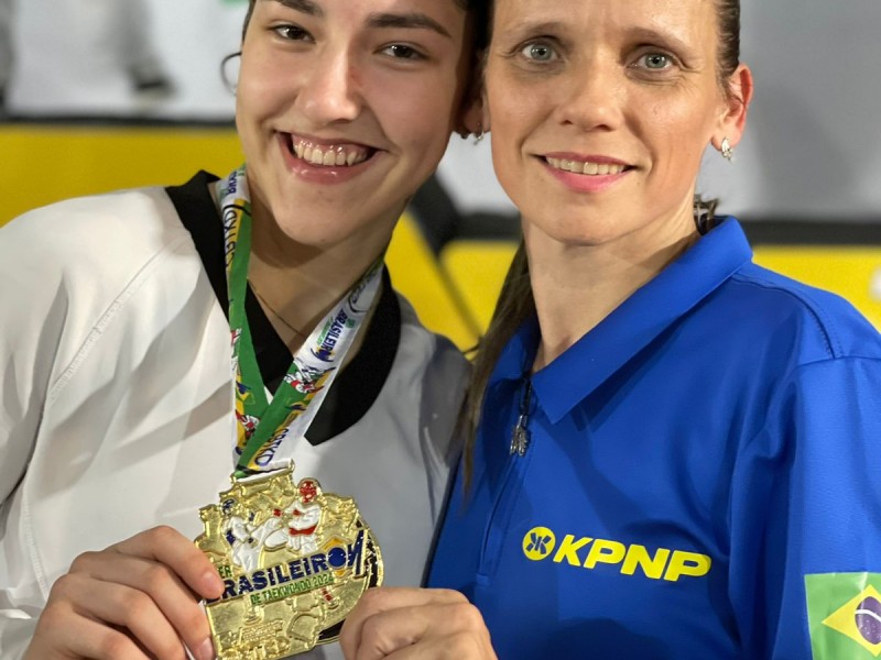 A aluna atleta Isabelle Maestri Dalalpria, conquistou o título de bicampeã no Campeonato Brasileiro de Taekwondo